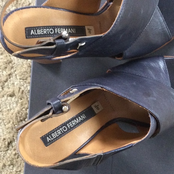 Alberto Fermani Navy Sandal - Picture 10 of 11